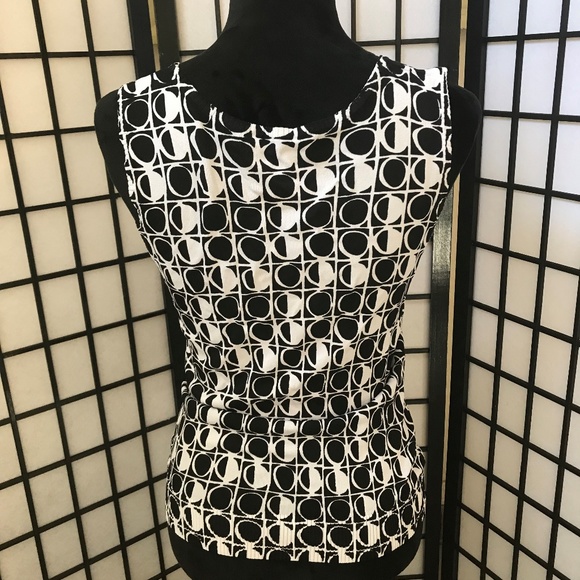 Black and White Patterned Tank - Picture 4 of 4